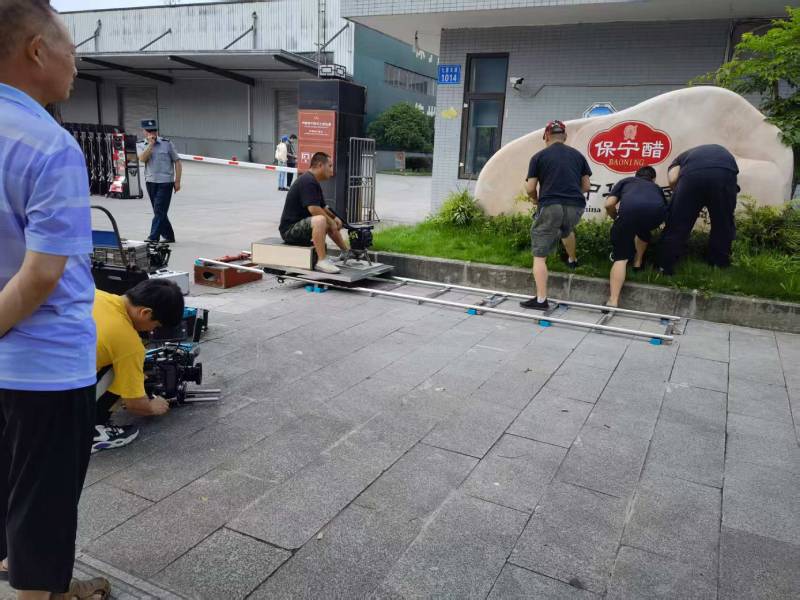 海南藏族广告片拍摄公司核心优势：全流程服务，让品牌广告片省心更出彩