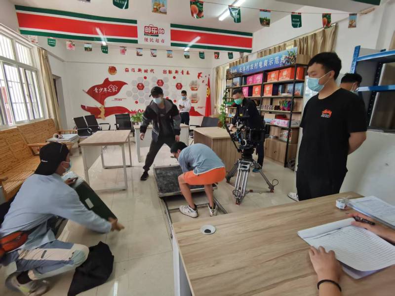 海南藏族广告片拍摄公司：极简主义践行者，少即是多的视觉哲学
